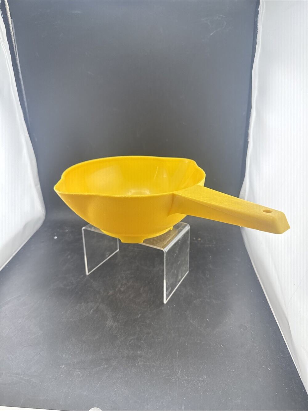 Vintage Tupperware Yellow Colander Strainer 1 Quart Handled Bowl 1200-7 Retro